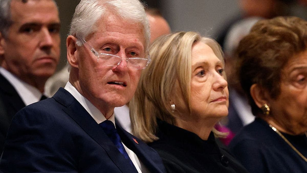 Clinton Foundation Seeks Unpaid Intern—With 'Discretion' Requirement That Writes Its Own Punchline