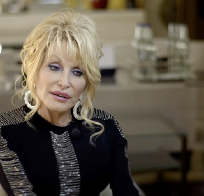 Dolly Parton Dies at 80, Leaving a Legacy of Graceful Aging—Unlike Clooney and Madonna
