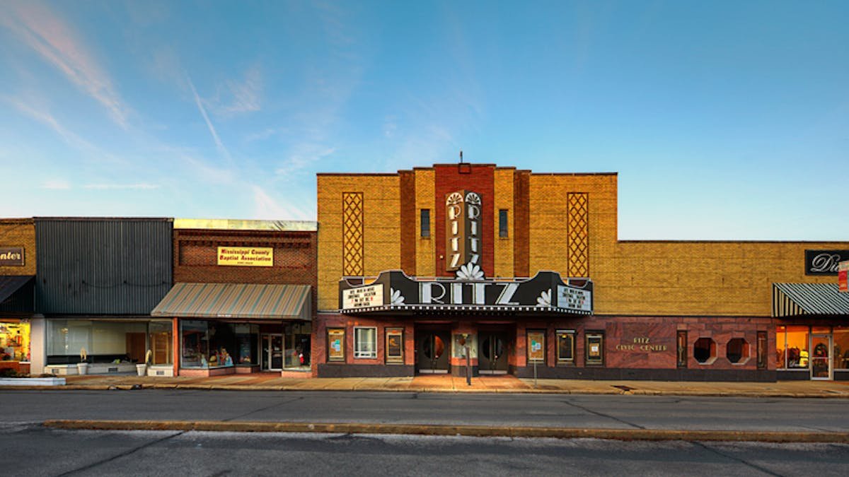 The Smartphone Ate the Cineplex: How Streaming and Screens Killed the Moviegoing Ritual
