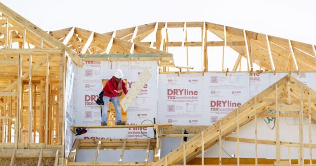 Homebuilder Sentiment Unexpectedly Edges Up in August, But Still Subdued
