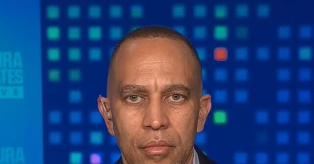 Jeffries Says DSA Members Will Be Part of Democrats' 'Broad Caucus'