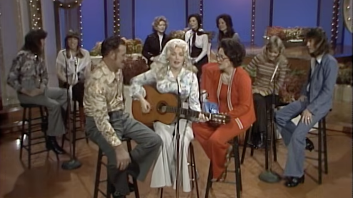 Dolly Parton’s Greatest Legacy Isn’t Her Music—It’s the Family She Kept Close