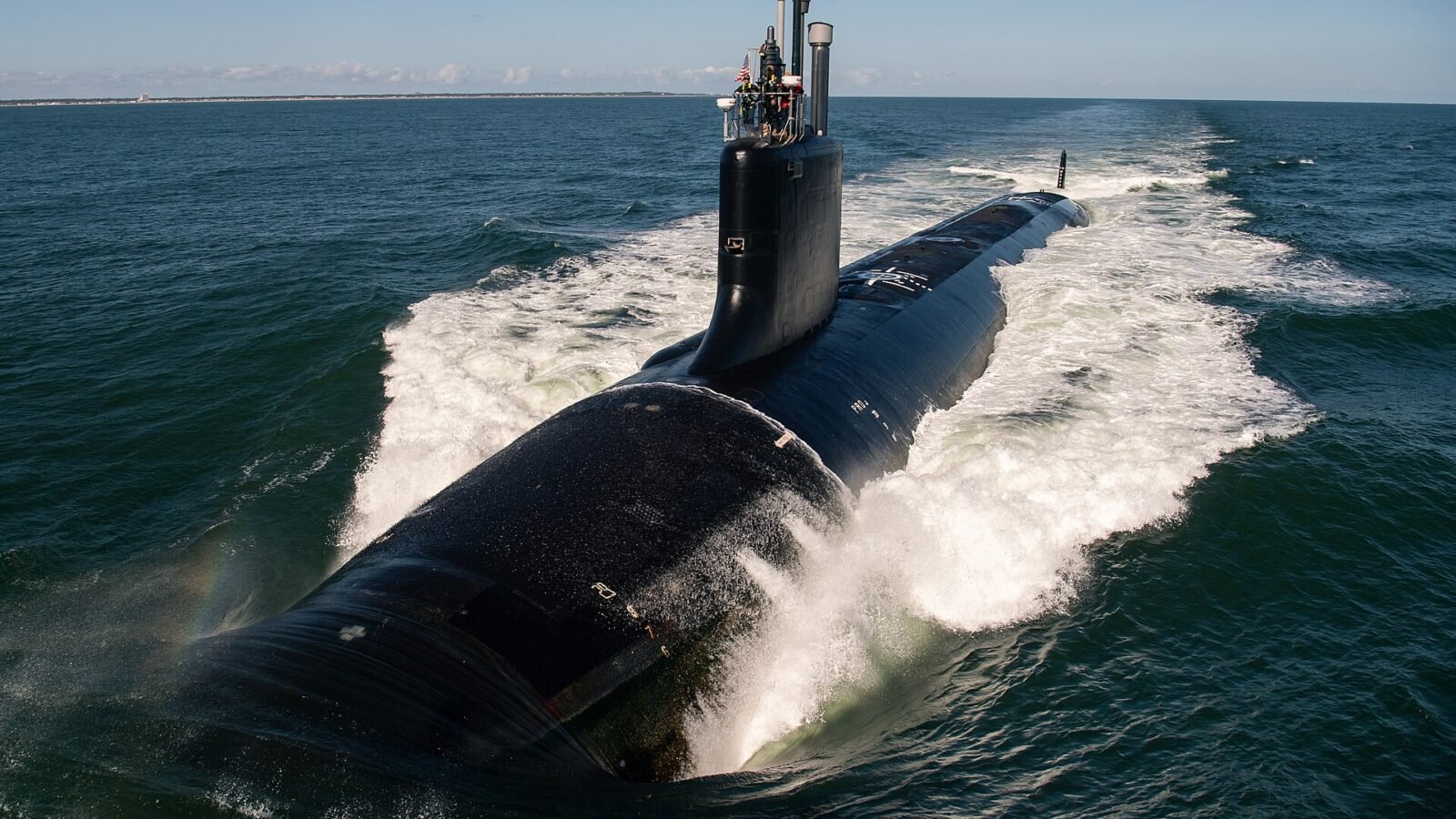 Trump Signs Order to Rebuild U.S. Shipbuilding, Open Door to Foreign Partnerships
