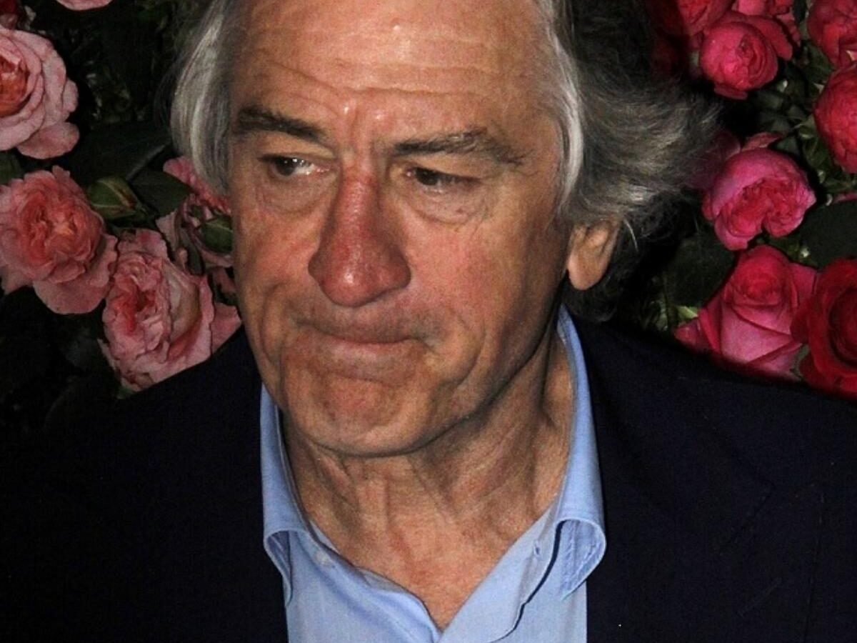 De Niro 'Booed Off Stage' Story Was Satire — But Many Fell for It