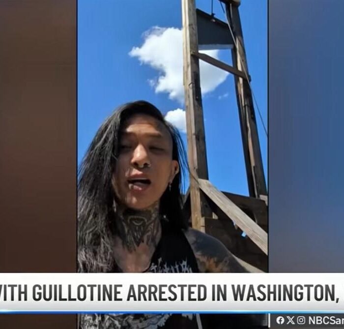 Capitol Police arrest man with fully working guillotine near Capitol, Supreme Court