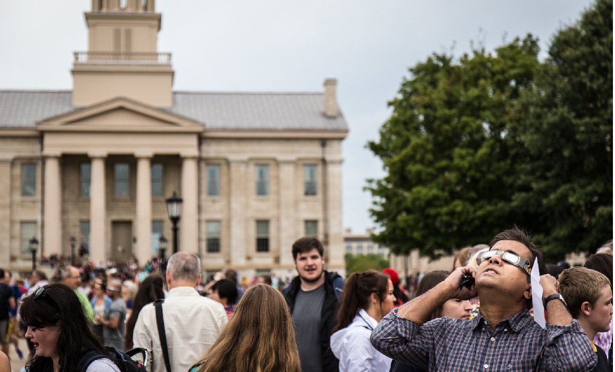 Iowa's New Law Forces College Students to Take U.S. History and Government — Taught by a New Free-Speech Center