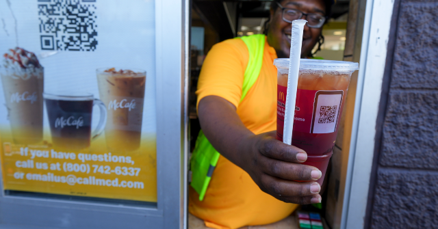 Seattle Minimum Wage Set to Hit $22.14 in 2027 as Restaurant Closures Mount