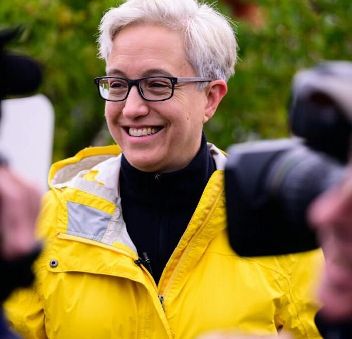 Poll Shocker: GOP's Christine Drazan Edges Gov. Tina Kotek in Deep-Blue Oregon