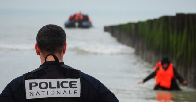 Australian Paper Says It Watched French Police Help Migrants Launch Channel Boats, Undercutting £1.1B UK Deal