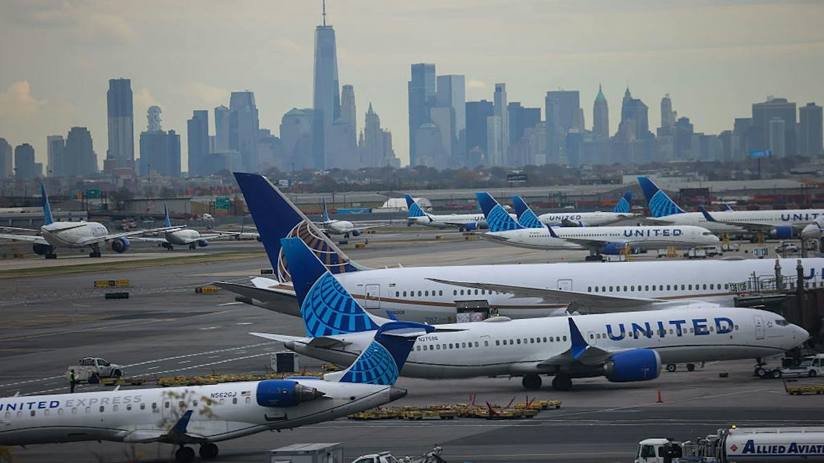 Fiber Cut by Amtrak Crew Halts 1,000+ Flights as Trump and World Leaders Fly to UN