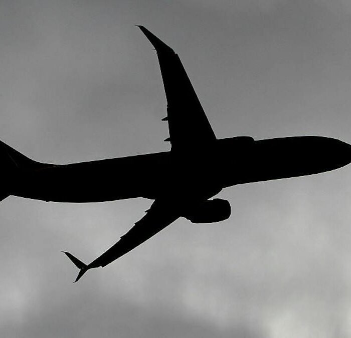 Woman Says United Let Man Who Masturbated Next to Her Walk Off Flight
