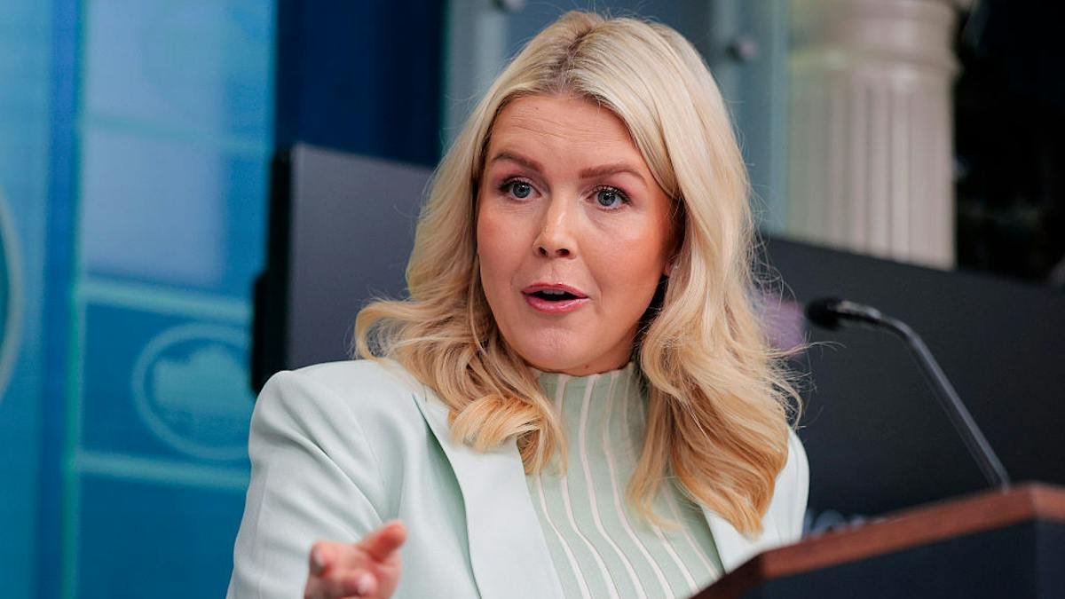Karoline Leavitt Says Reporters Apologize Off-Air for 'Unfair' Questions as Trump Bars CNN, MS NOW, Politico From Briefing Room
