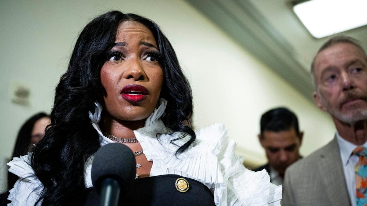Jasmine Crockett Honors Chris Brown and Usher in Congressional Record, Sparking Backlash Over Singer's 2009 Assault Conviction