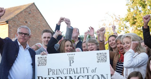 Oxfordshire Village Votes 285-26 to 'Secede' From UK Over Asylum Camp Plans