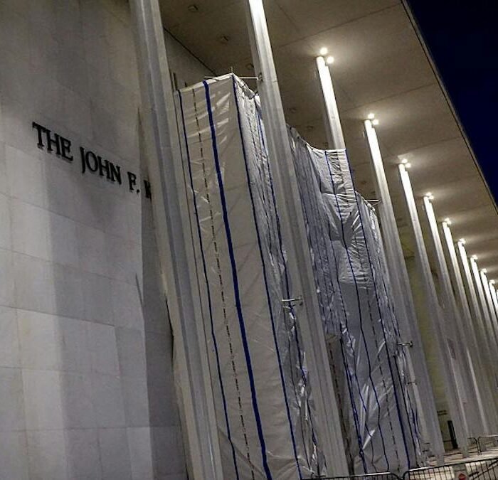 Kennedy Center to Shut Down Immediately as Trump Ties Reopening to Name Fight