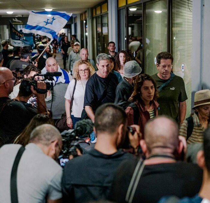 Israeli Passengers Subdue Stabbing Co-Pilot on Dubai-Tel Aviv Flight as Media Coverage Draws Fire