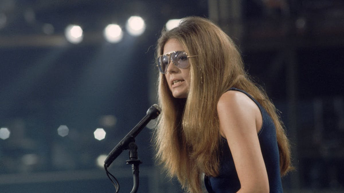 Gloria Steinem, Feminist Firebrand Who Redefined Family Values, Dies at 92