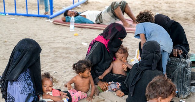 112,000 Yemenis Displaced as Saudi-Houthi Strikes Escalate; EU Backs Riyadh