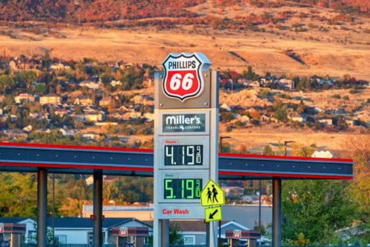 American Thinker Argues Diesel Prices, Not $5,000 Handouts, Will Decide the Midterms