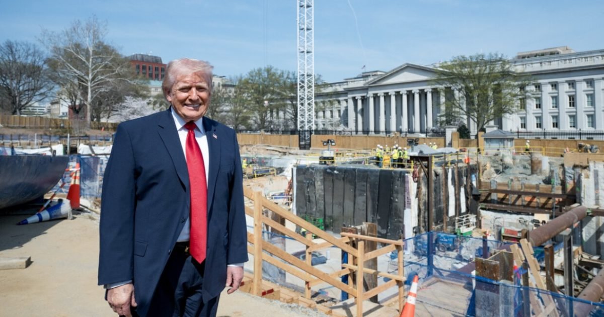 Supreme Court Allows Trump White House Ballroom Construction in 5-4 Ruling, Roberts Dissents