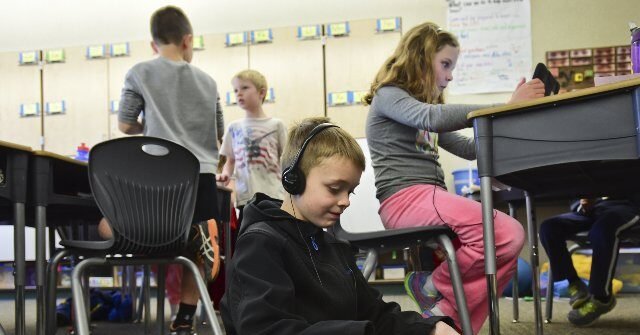 NYC Schools Ban Student AI Use Through 8th Grade, Cap Classroom Screentime