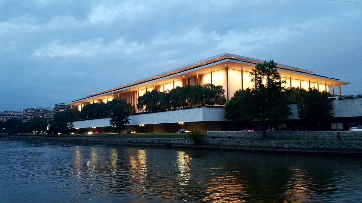 Trump Kennedy Center Shuts Down After Judge Blocks Name Reinstatement, American Thinker Reports