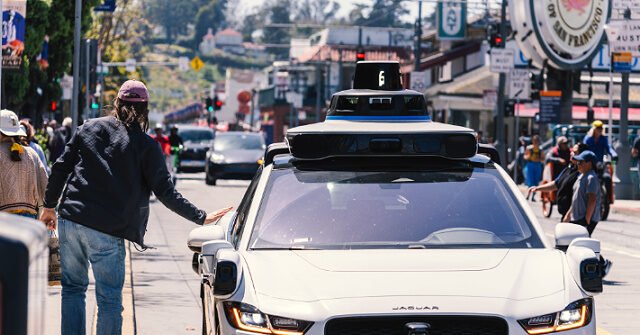Waymo Robotaxi Pulls Over, Alerts Police After Detecting 'Ghost Gun' on Passengers