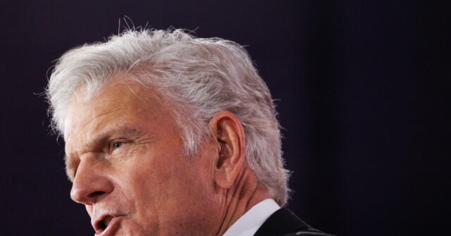 Franklin Graham Tells Voters to 'Look Prayerfully at What Both Parties Stand For' in Viral Midterm Post