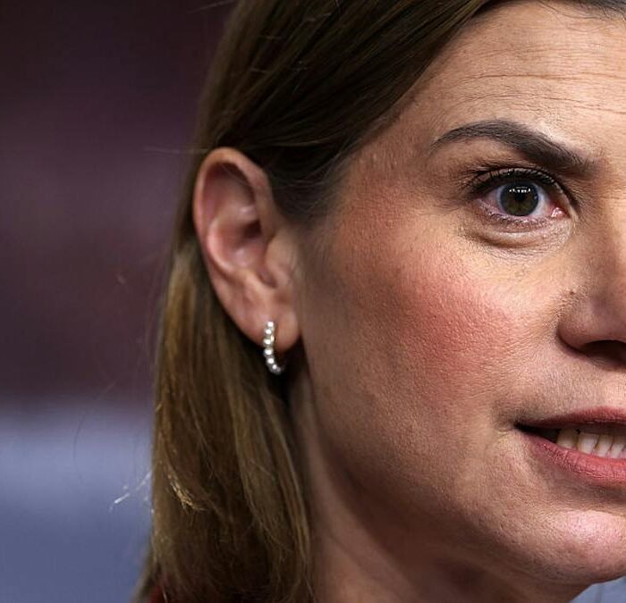 Slotkin Told a Chicago Crowd She Wants to 'Deter' Young Trump Staffers. Now She's Facing Ethics Complaints.