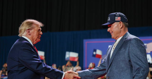 Trump Taps Roger Clemens for Presidential Medal of Freedom at San Antonio Rally as Pitcher Urges GOP Turnout