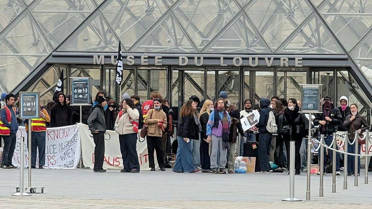 Louvre Shuts Its Doors as Student Blockade and Riots Hit Paris