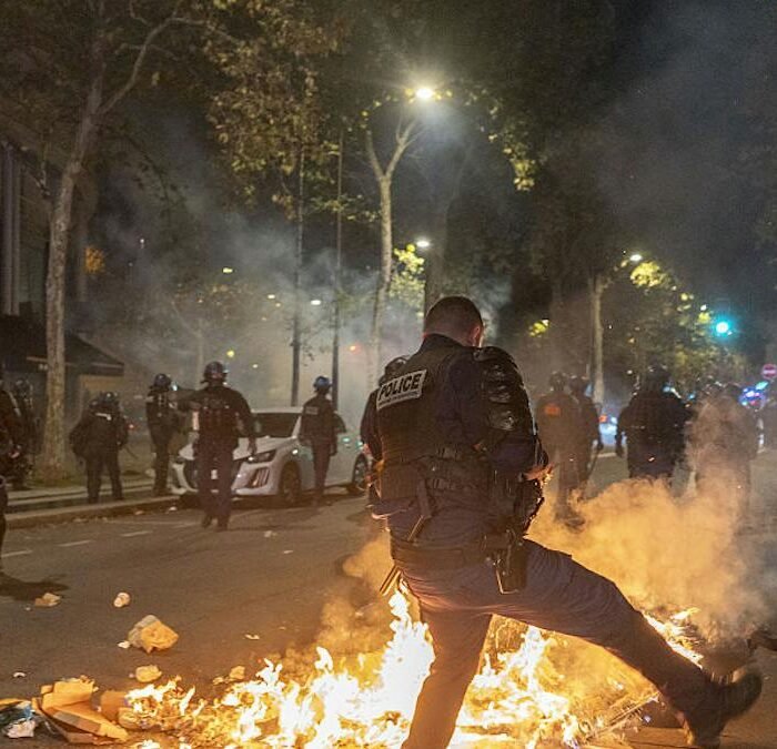 320,000 Protesters Flood Paris Streets as Masked Rioters Hurl Molotov Cocktails at Police